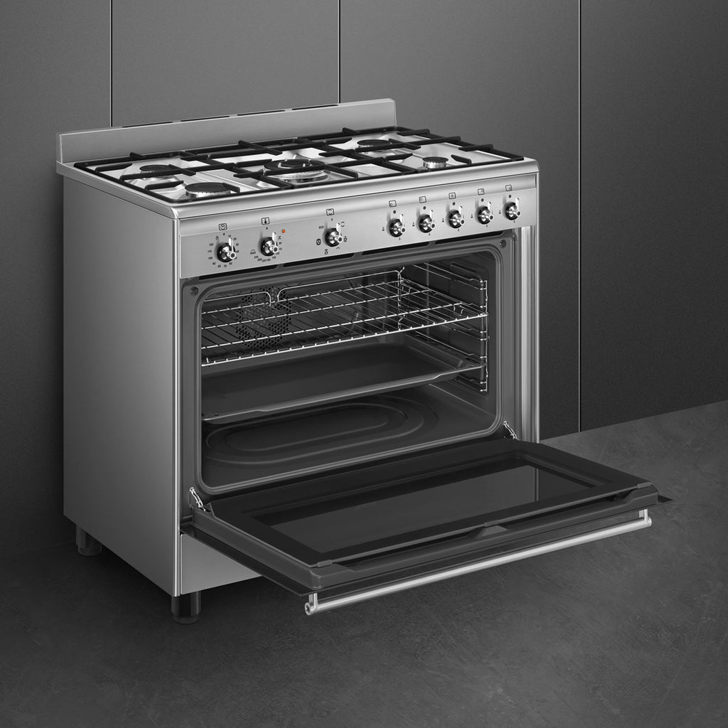 Centre de cuisson SMEG CX90GM 90 cm – 5 feux gaz – Four 115 L – Classe A – Inox