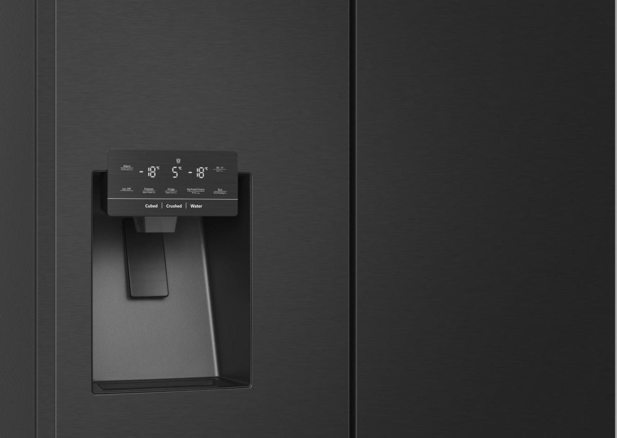 Réfrigérateur américain HISENSE RQ760N4SBFE Cross Door — 584 L, Total No-Frost, Distributeur eau/glaçons sans raccordement, Noir