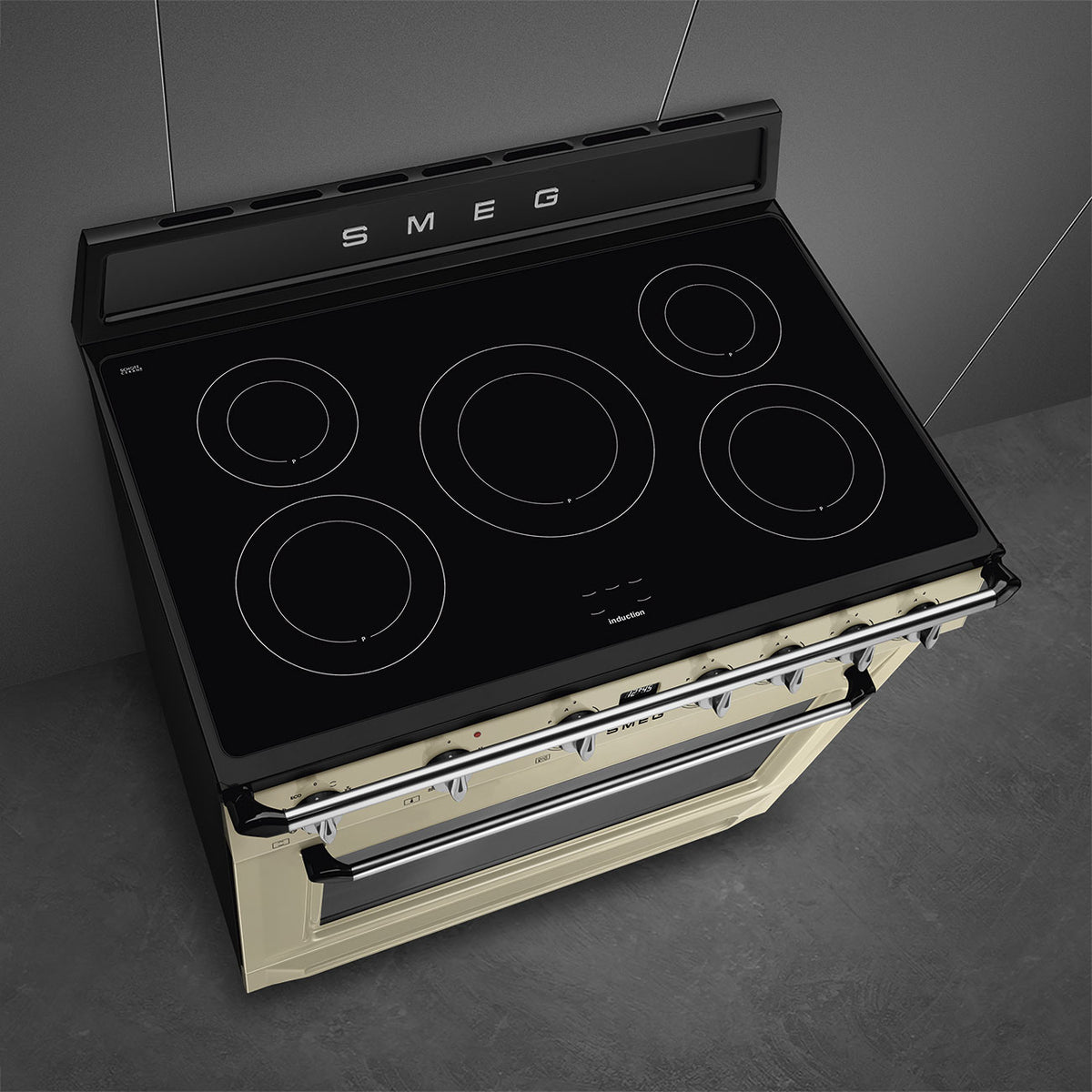 Cuisinière induction Smeg TR90IMP Victoria 90 cm crème — Four 115 L, 5 foyers Booster, Vapor Clean et classe énergétique A